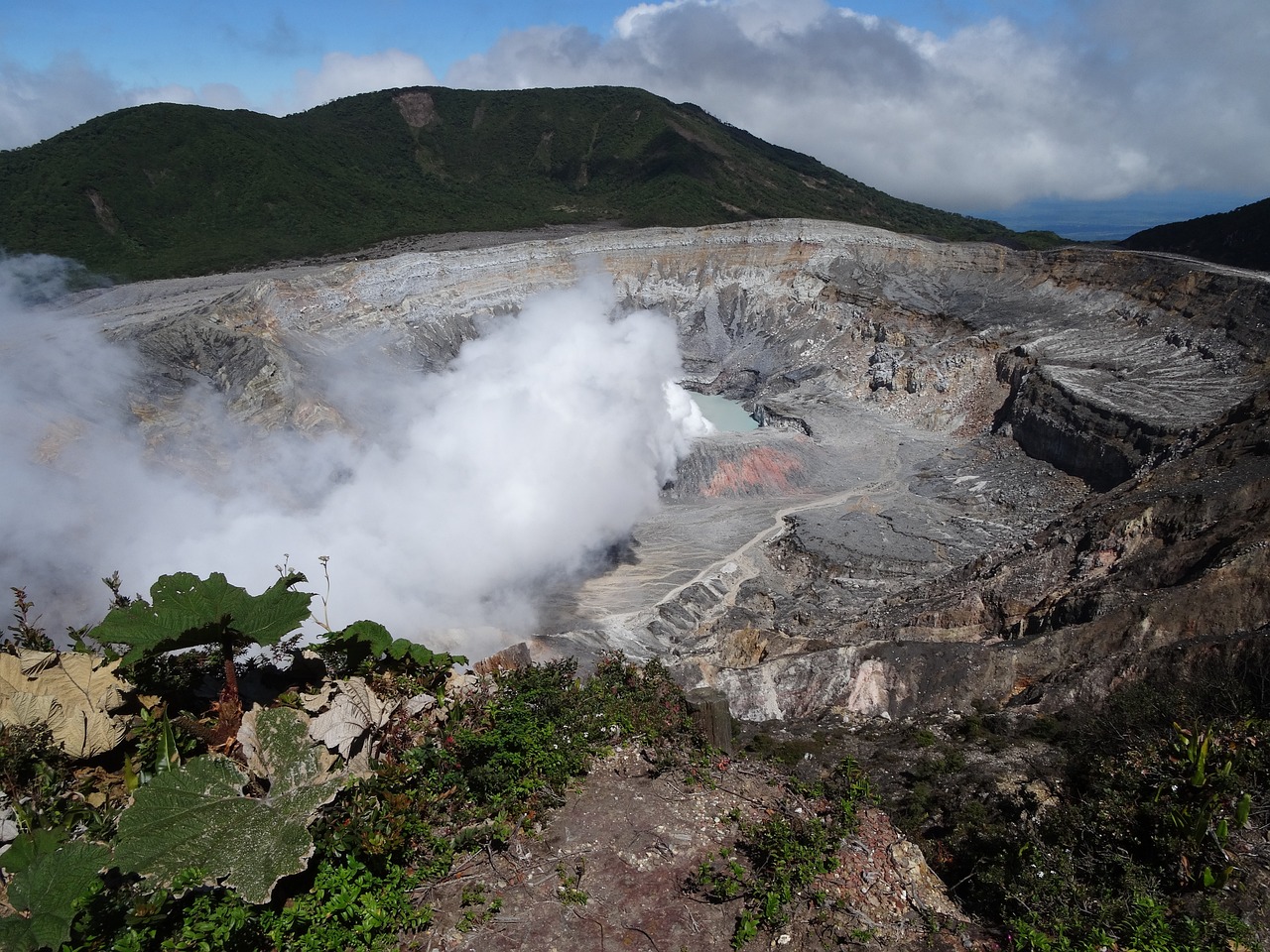 最新火山活动研究，探索地球活跃心脏及其影响